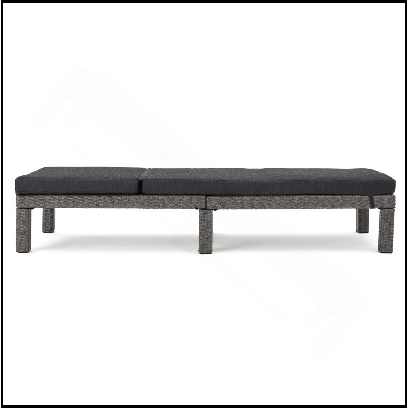 Chaise longue en osier polyvalente pour une détente toutes saisons