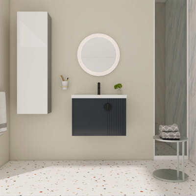 Meuble-lavabo mural compact de 28 pouces avec lavabo en céramique et portes à fermeture douce, parfait pour les petites salles de bain