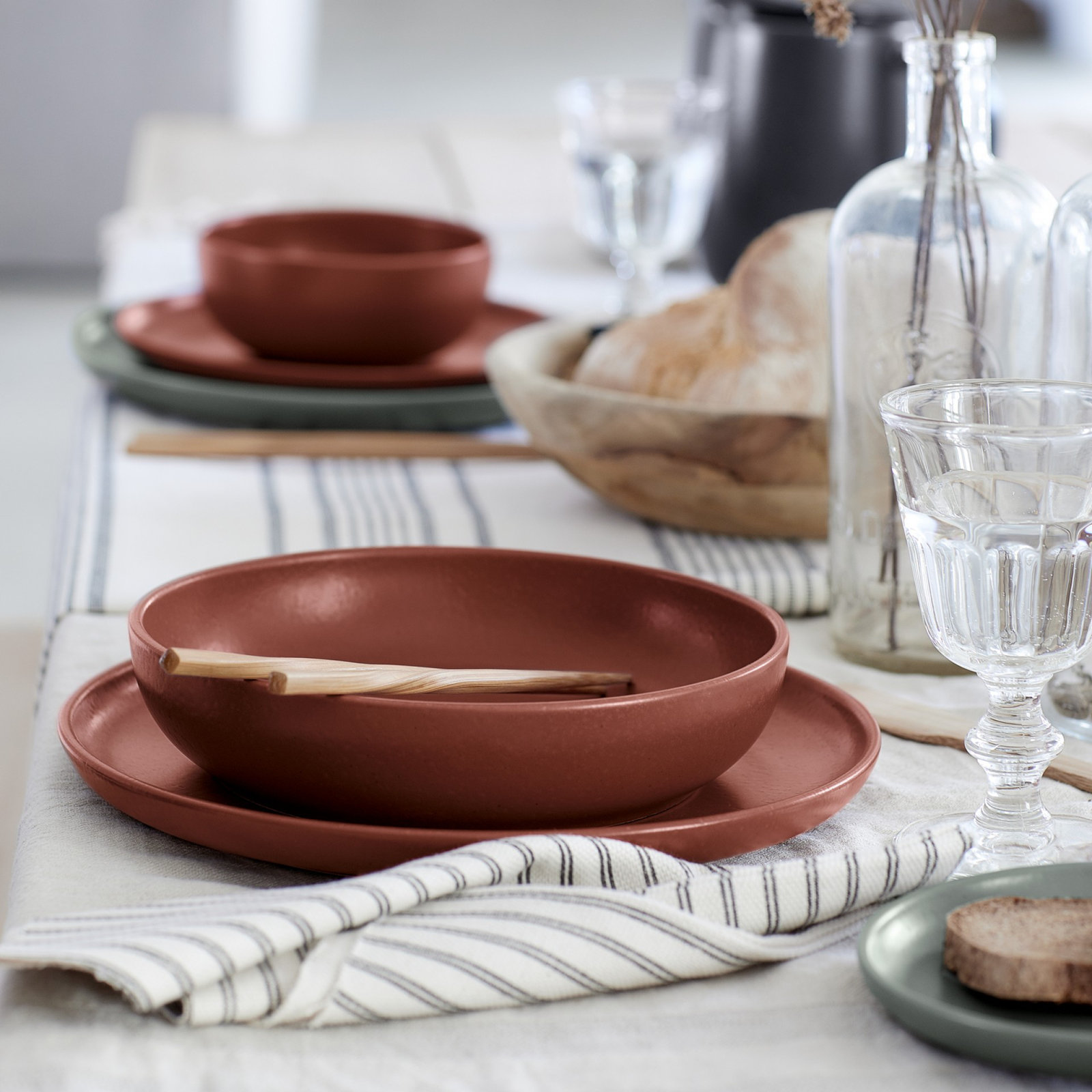 Casafina Pacifica Handmade Fine Stoneware Dinnerware Set, Cayenne