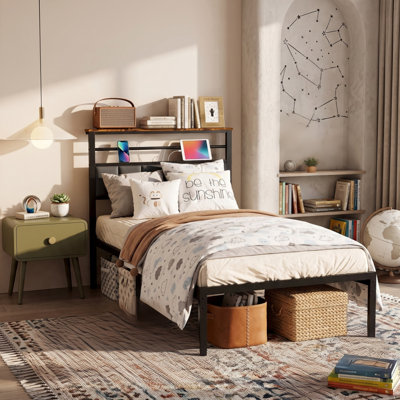 Structure de lit plateforme grand avec station de charge et tête de lit, pas besoin de sommier avec ports USB et prises