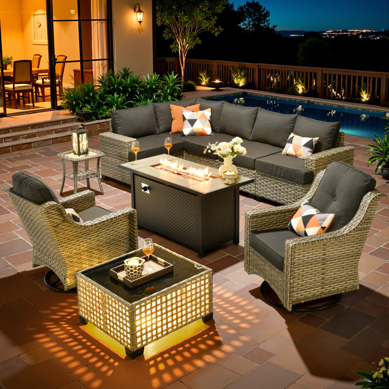 Ensemble de conversation d'extérieur modulaire réversible pour 7 personnes Wahkon, ensemble de conversation de patio en osier avec table basse éclairée, ensemble de chaises pivotantes toutes saisons avec coussins