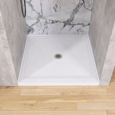 Base de douche antidérapante en acrylique 38 po x 38 po avec drain central