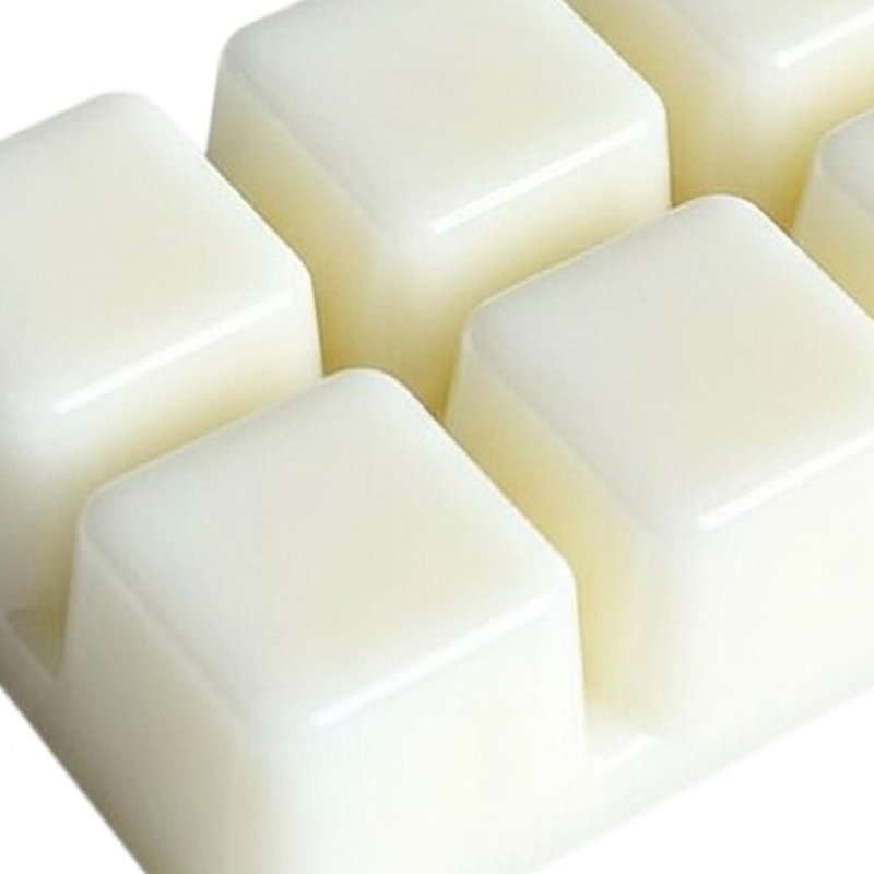 Ensemble de six cires de soja ivoire parfumées à la noix de coco et à l'hibiscus