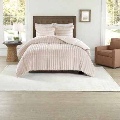 Luxurious Faux Fur Bedding Sets, Polyester Comforter, Glamorous Style For Home