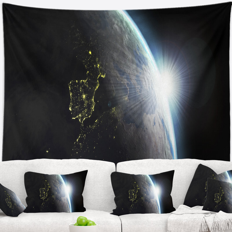 Vue de la terre avec tapisserie effet jour et nuit Abstract, H 32 po x l 39 po