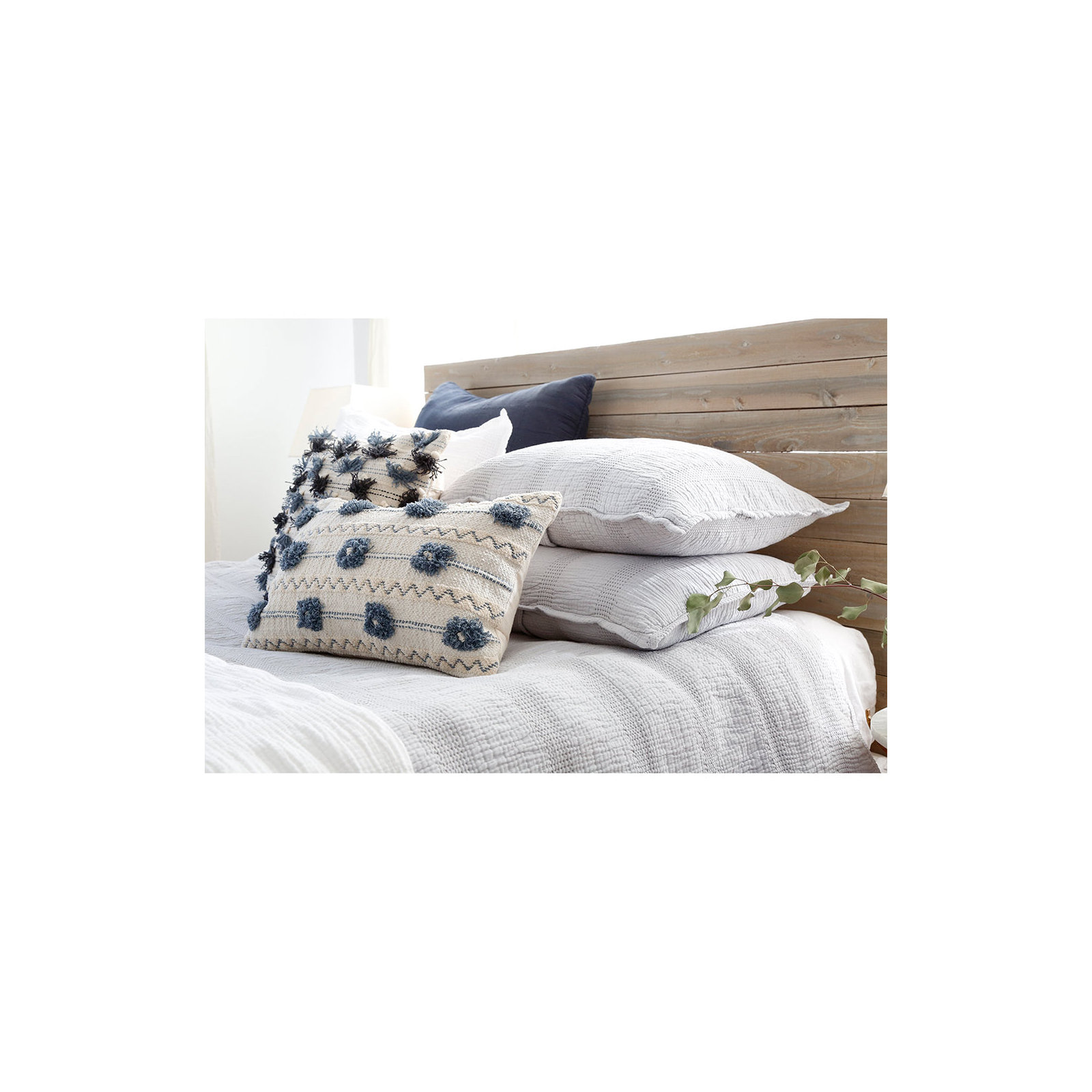 Nantucket Gray/White/Midnight Linen Piece Sham, Gray, King
