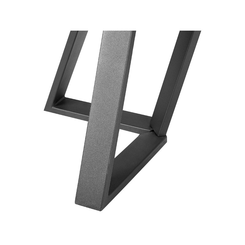 Deontae Bench