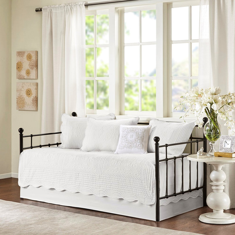 Housse de lit de jour réversible - 6 pièces avec bord festonné, confort pour matelas de grande taille et ensemble complet d'articles de décoration élégants