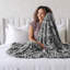 Jeté luxueux en fausse fourrure réversible en peluche réversible certifié Oeko-tex 50 po x 60 po-136834938-137456741
