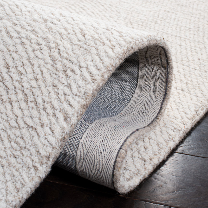 Metro Floral Area Rug In Natural / Ivory, Rectangle 69 x 122 cm