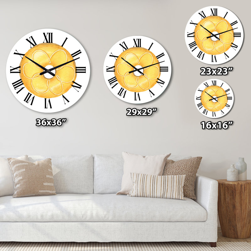Jaune beignet sur blanc - horloge murale décontractée, Surdimensionné