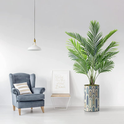 Plante artificielle dans un pot de fleurs, faux palmier aréca, décoration de la maison (pot et plante)