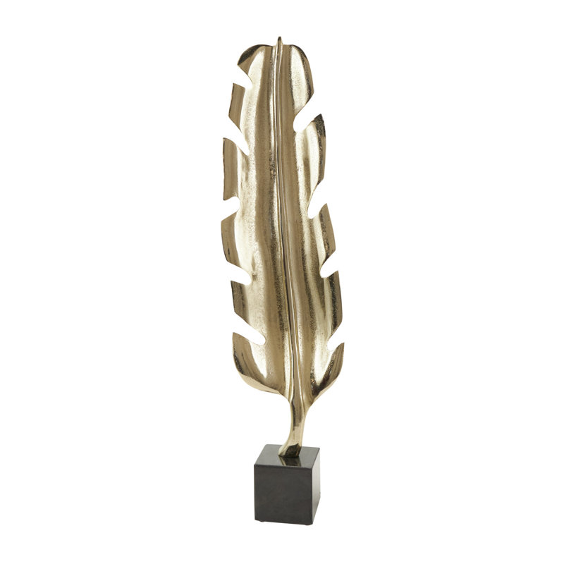 Sculpture Latricia, Or, H 30,45 po x l 8,6 po x P 4,3 po