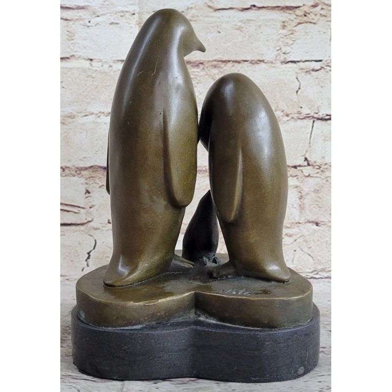 Sculpture de famille de pingouins Andrzejewski en forme de cœur