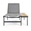Chaise longue Waterloo avec table d'appoint en bois attachée, parfaite pour la détente en plein air et un élégant décor de patio