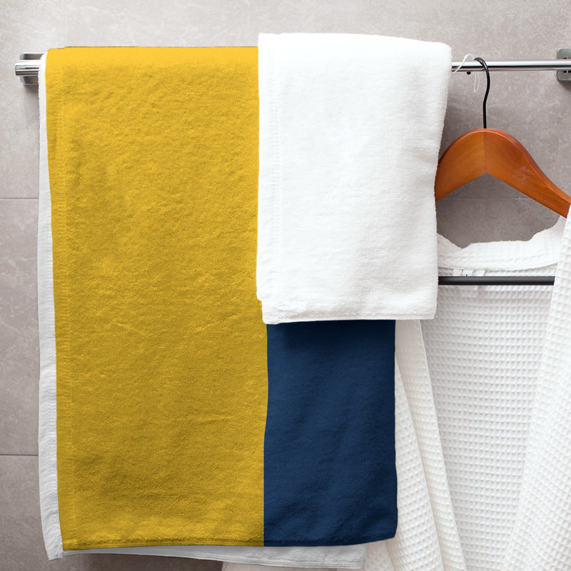 Microfiber Bath Towel, Tennessee Red Football Gold/Navy/Gold