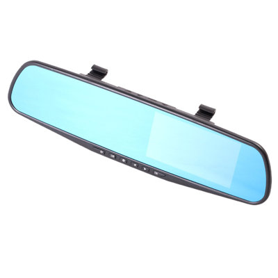 Conduite de voiture avec miroir