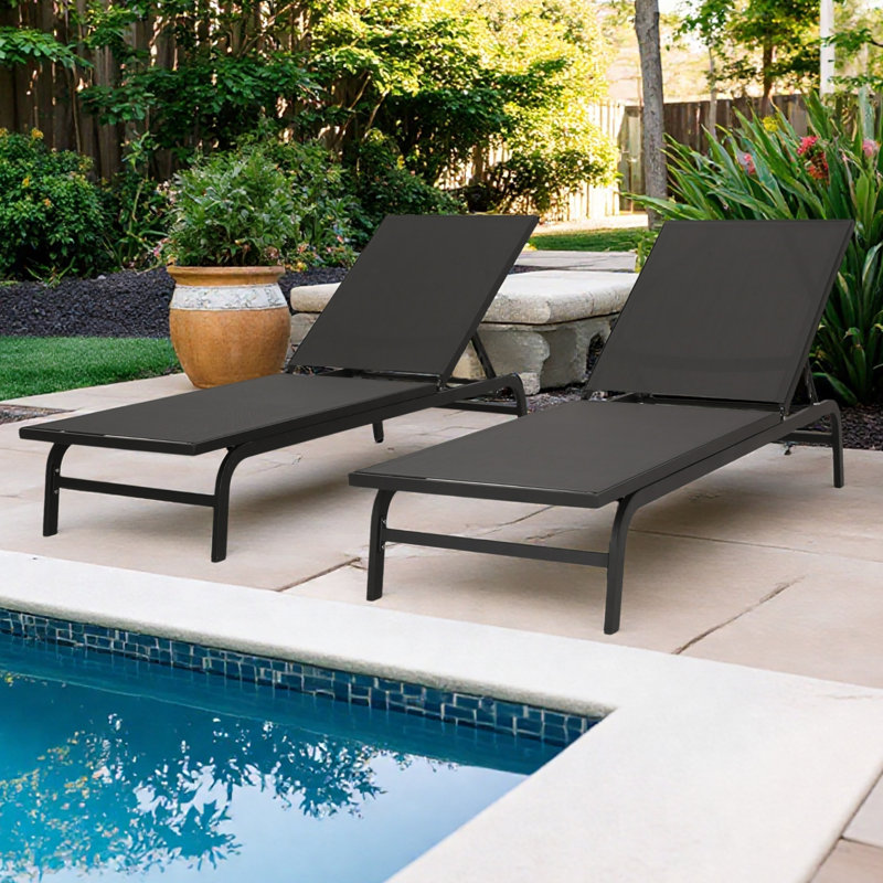 CHAISE LUNGE