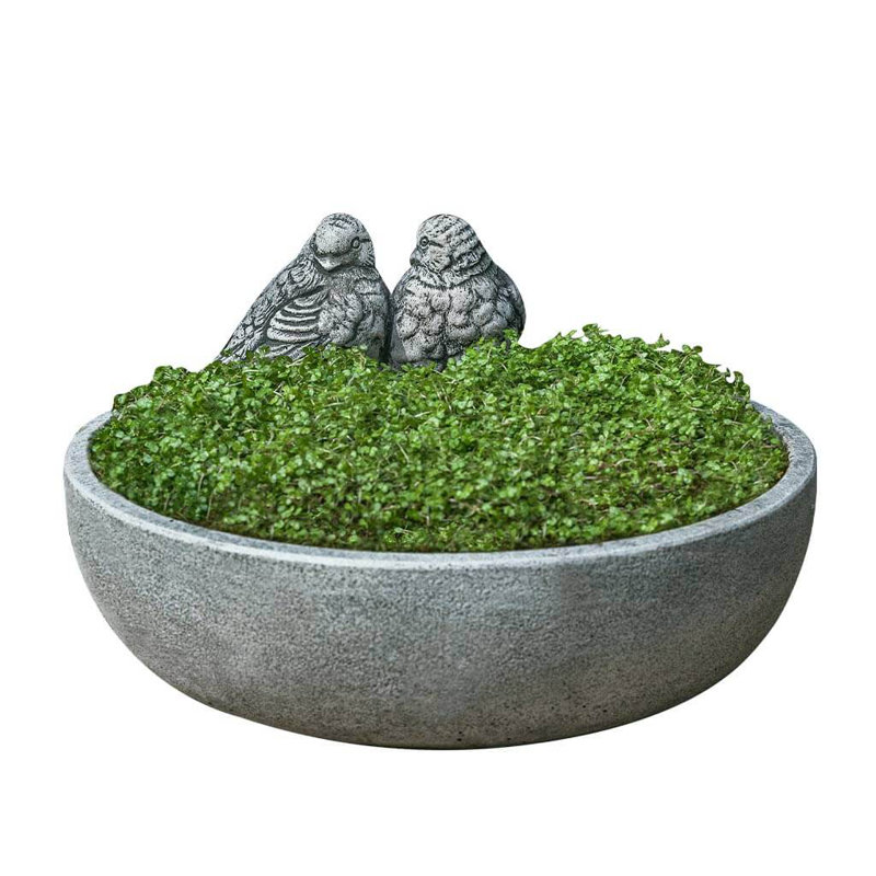 Pot à fleurs en pierre coulée Lovebird, Pierre calcaire vieillie