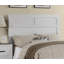 Lit moderne grand, tête de lit haute et pied de lit bas, bois blanchi