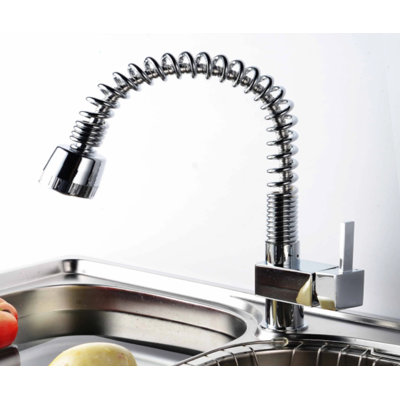 Robinet de cuisine rétractable à poignée simple avec accessoires