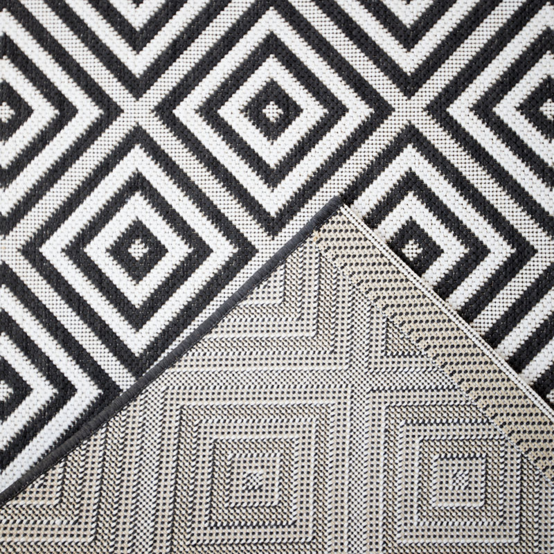 Tapis intérieur / extérieur noir / blanc à motif géométrique Ammons, Rectangle 5 pi 3 po x 7 pi