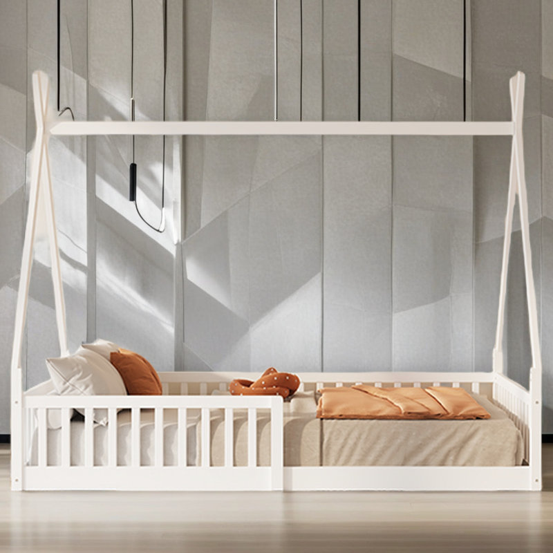 Lit simple en bois avec clôture, Blanc