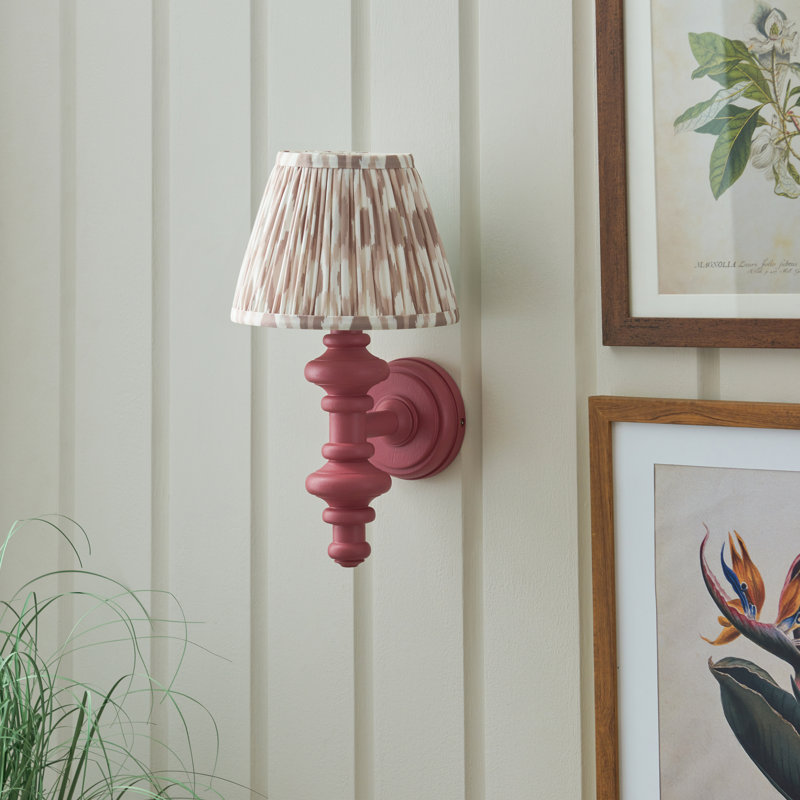 Carnaby Wallchiere, Pink, Beige/White Ikat