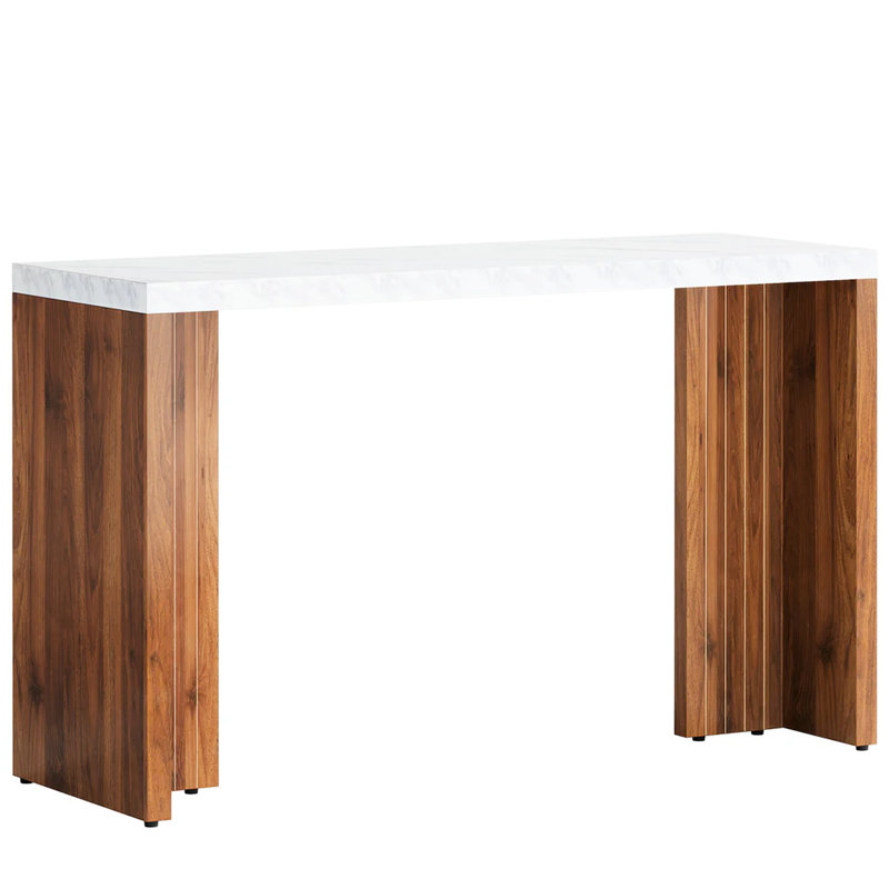Table de bar minimaliste en faux marbre avec pieds en noyer foncé, 140 cm de large, 50 cm de profondeur, idéale pour des moments de convivialité en toute tranquillité à la maison. Son design adaptable et élégant en noyer en fait un espace convivial parfait.