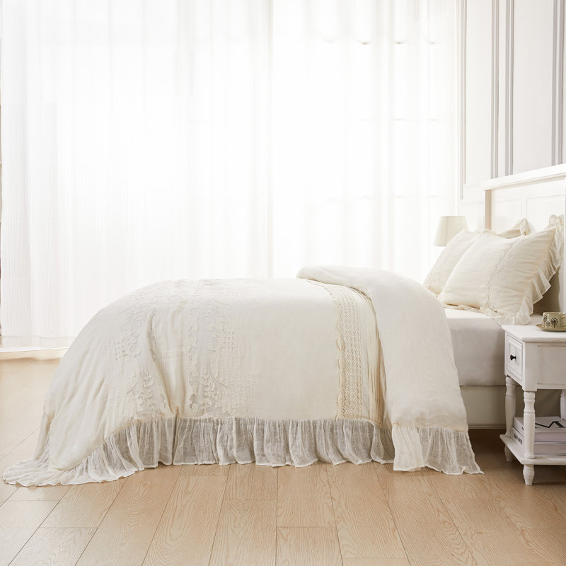 Maize Tabitha Duvet Cover Set, King Duvet Cover + 2 King Shams, Ivory