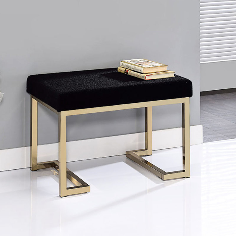 Noir chic avec base en métal champagne