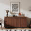 Buffet brun à 4 portes avec tablettes à plusieurs niveaux, portes pliantes et finition texturée pour le couloir du salon, rangement moderne à double usage de 58,3 po de largeur, esthétique contemporaine