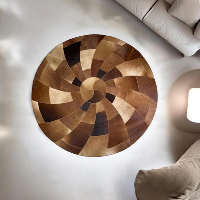 Tapis rond en cuir de vache Whirling