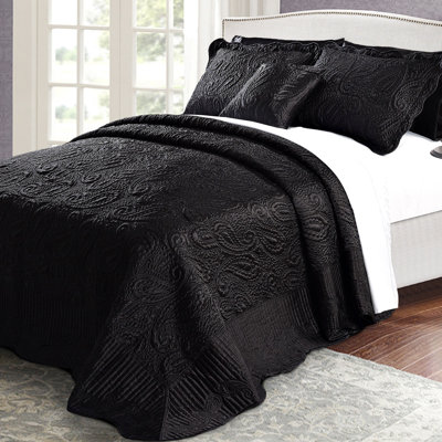 Polyester Paisley Quilt with Pillow Shams