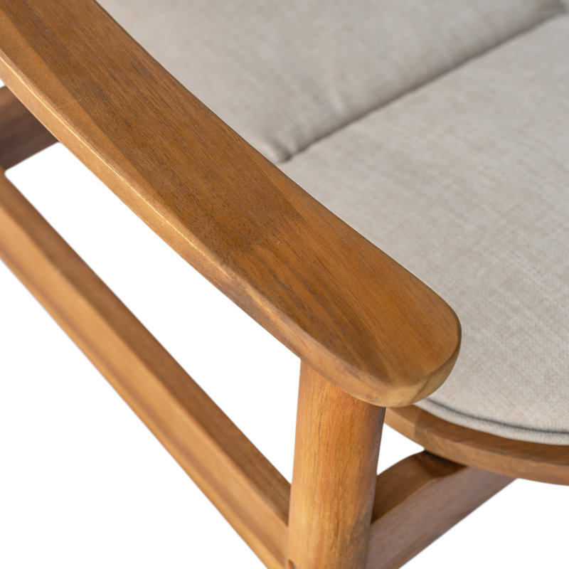 Fauteuil club de 2 avec coussins beiges, structure en bois, pieds en eucalyptus, siège courbé et à lattes de style moderne, idéal pour la détente en plein air