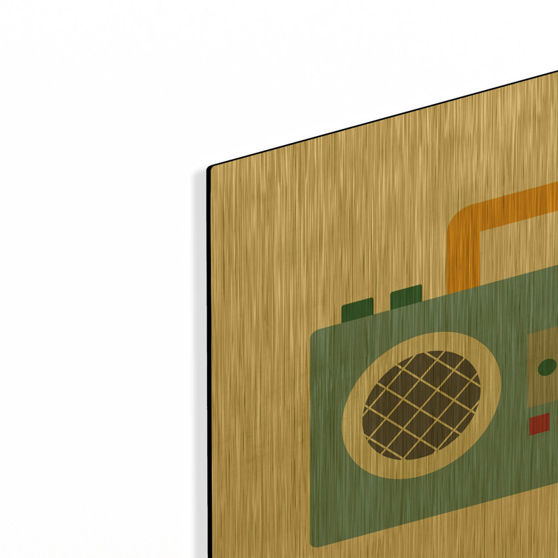«Retro Boombox» par Ann Kelle, art mural en métal doré, 24 po x 16 po, 24 po x 16 po