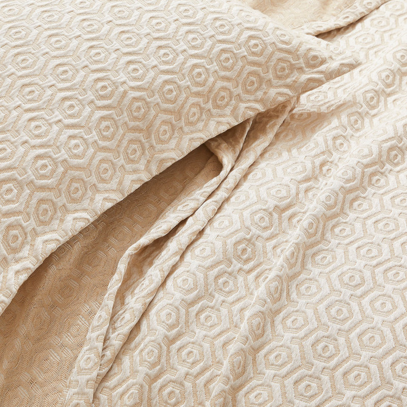 Ensemble de couvre-lit matelassé 3 pièces Nue Honeycomb Luxe Disponible en trois coloris., Doré