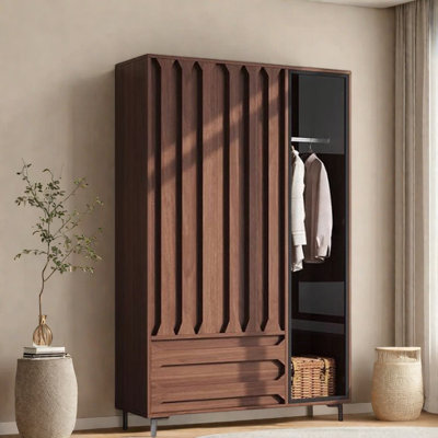 Garde-robe simple, moderne et tendance