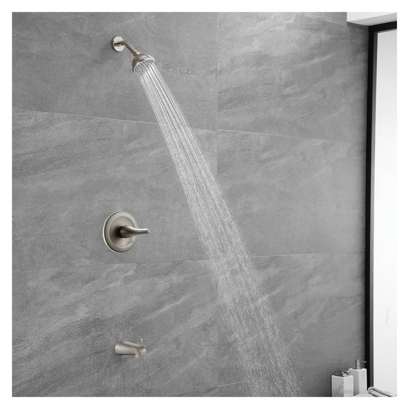 Ensemble de robinetterie de douche en nickel brossé avec bec de baignoire et douchette à main