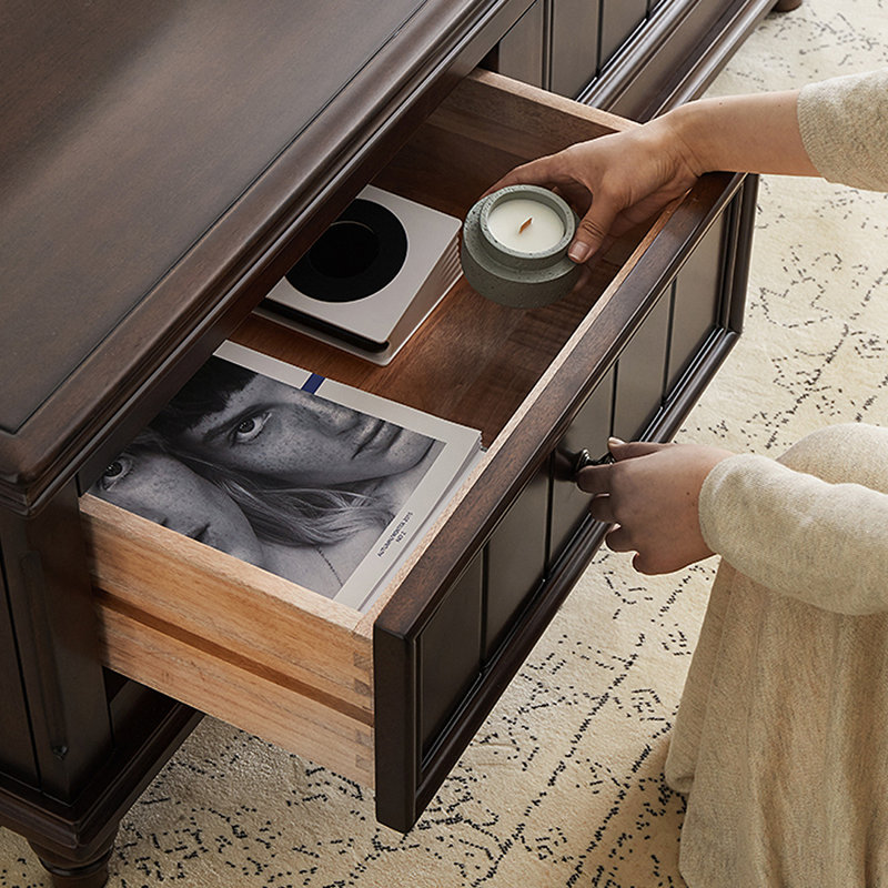 American-style coffee table.