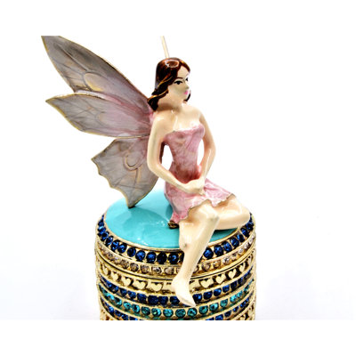 Fée assise sur une boîte à bijoux. Cristaux autrichiens sertis à la main