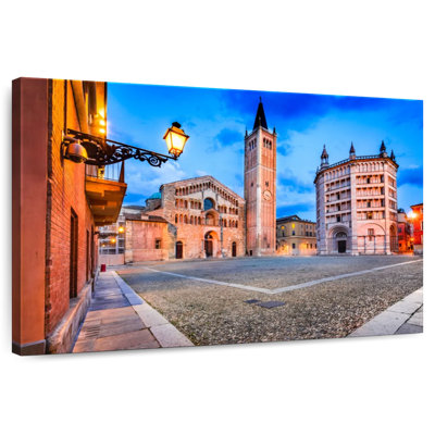Ravi Piazza Del Duomo In Italy