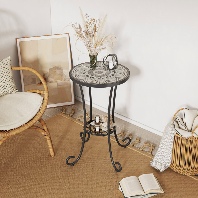 Table d'appoint de patio avec tablette