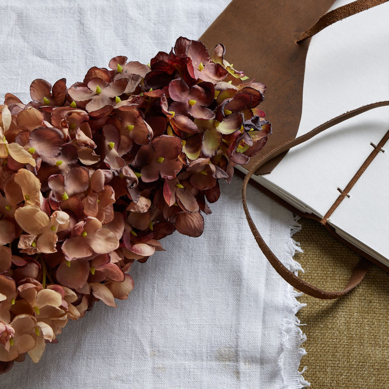 Arrangement, Burgundy