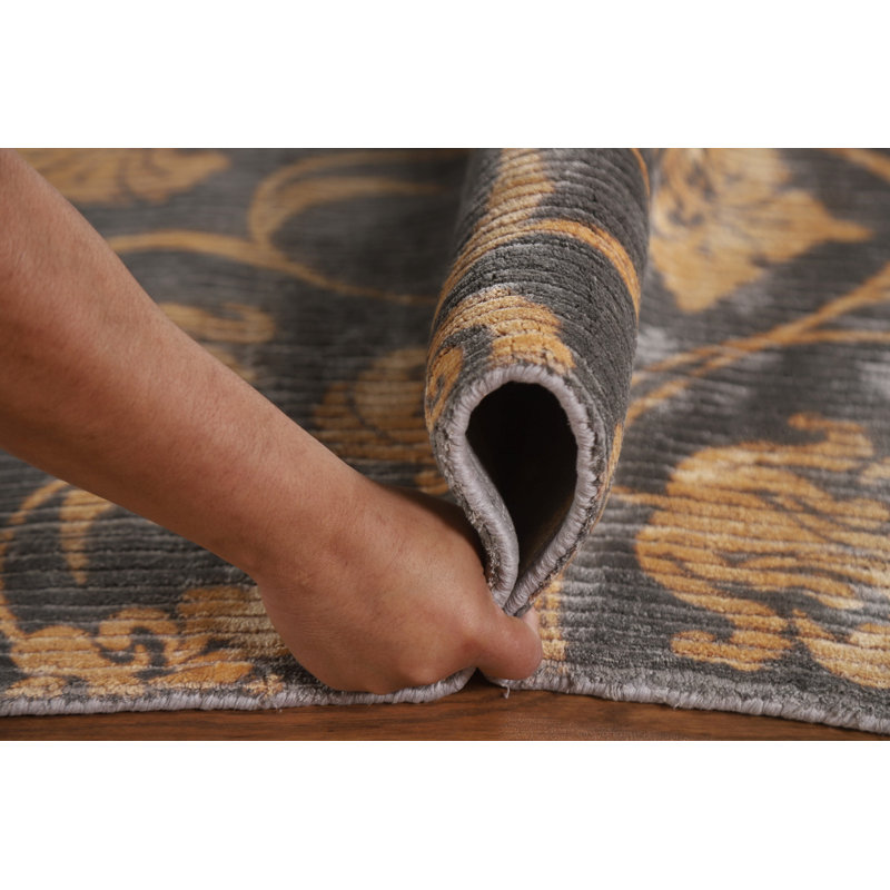 Tapis à motif floral all-over 5 x 8