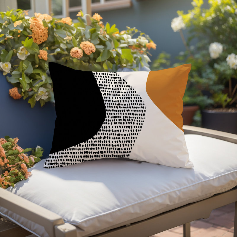 Coussin lombaire réversible intérieur / extérieur Vikka, H 18 po x l 25 po, Orange brûlé / noir / blanc cassé