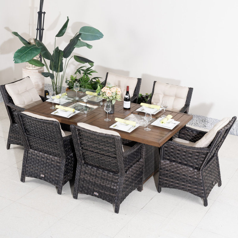 Ensemble repas pour 6 personnes Aliaksey