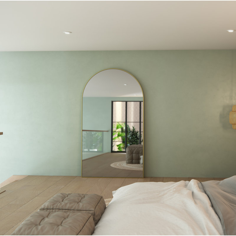 Miroir incliné Kira, Laiton satiné, 83 po x 48 po