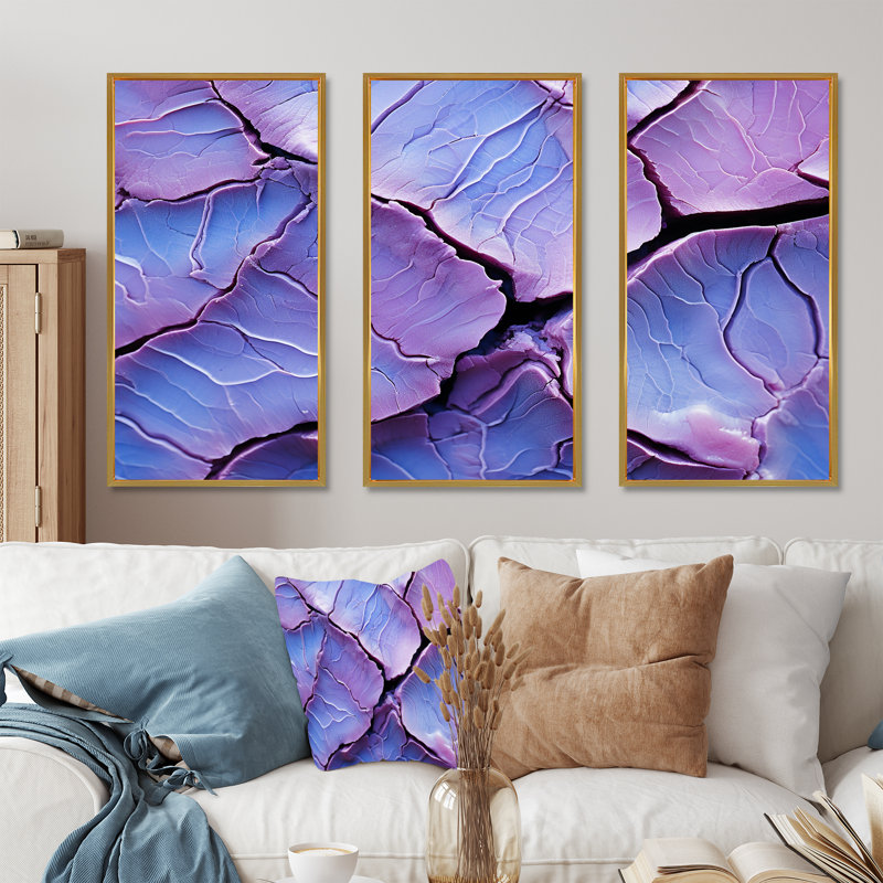 Pierre mauve volcanique Geode I - Art mural en pierre géode, Cadre flottant doré, H 32 po x l 48 po x P 1 po