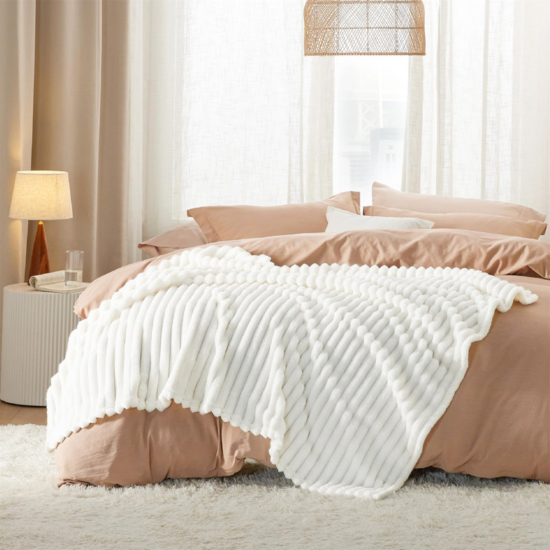 Aanuoluwa Throw Blanket, Off White